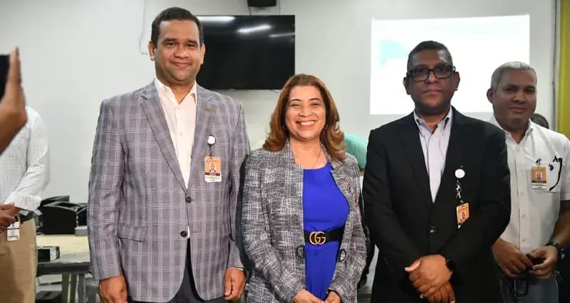 JCE inicia proceso de clonado de equipos que se usarán en primarias de este 1 de octubre