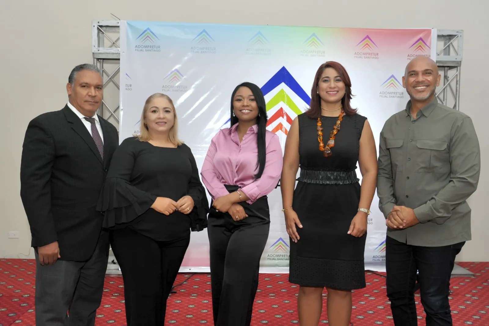 Juana Cabrera se juramenta en nueva directiva ADOMPRETUR Santiago