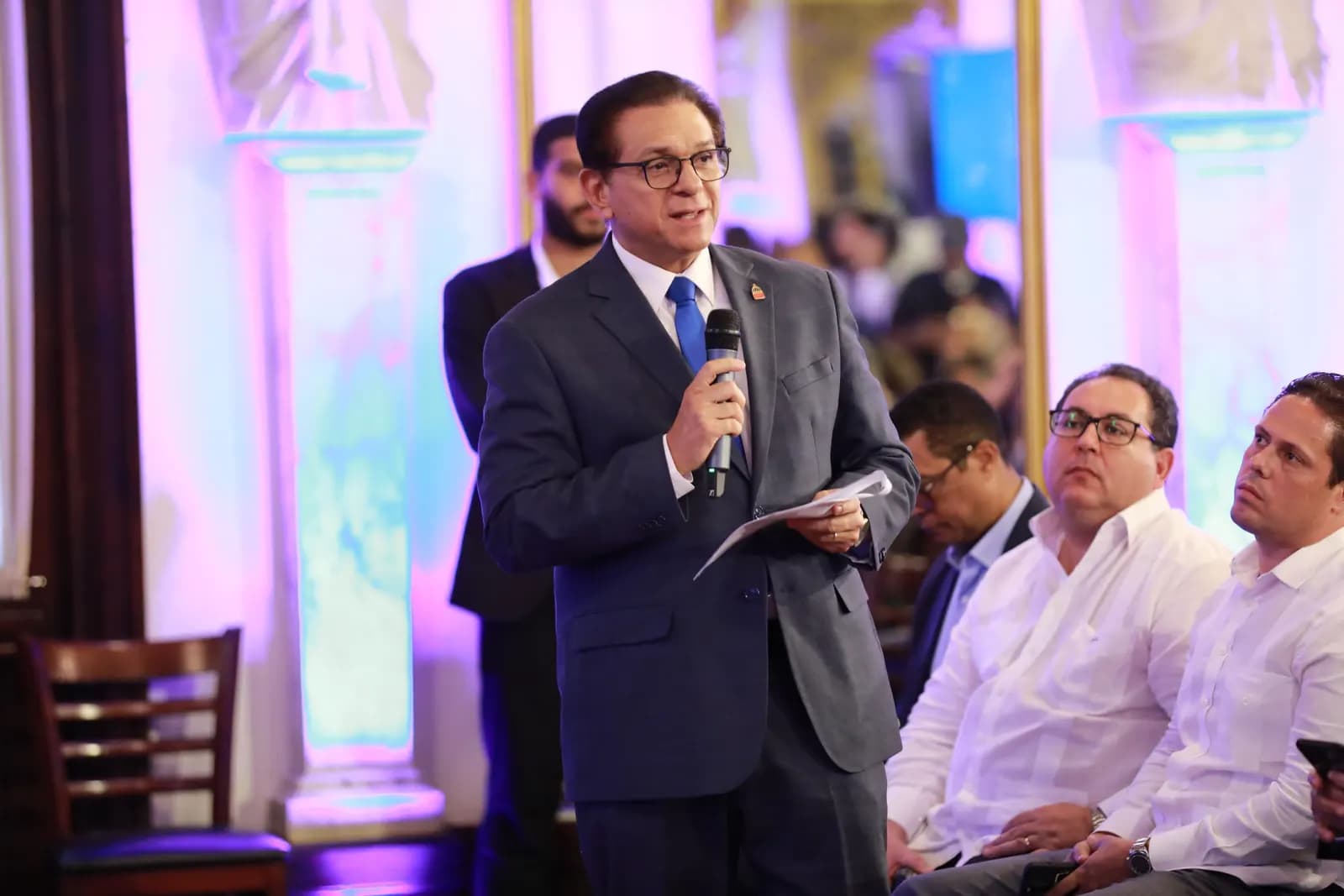 Gobierno impacta a dos millones trescientos mil dominicanos en jornada contra el dengue*