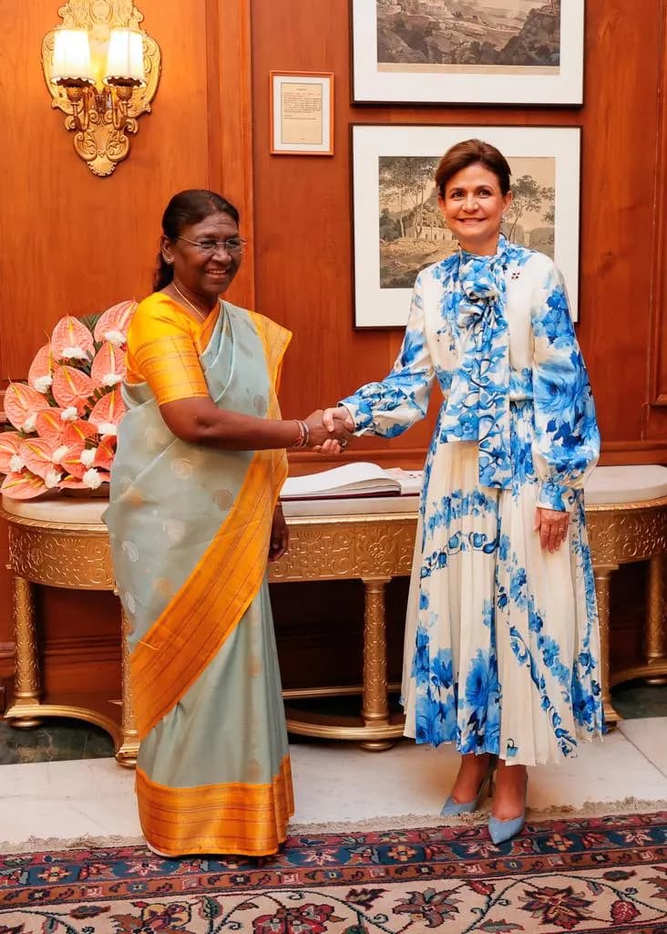 Vicepresidenta llega a la India e inicia de inmediato su agenda