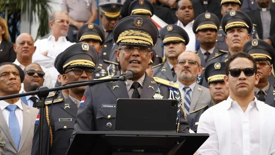Decreto | Los primeros cambios en la Policía tras Guzmán Peralta asumir dirección