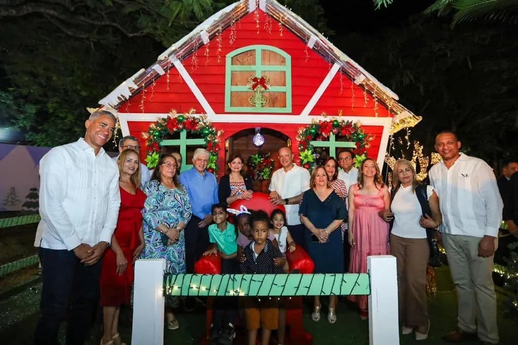 “Villa Navidad 2023” llega a Santiago; vicepresidenta encendió las luces para inaugurar el espacio familiar