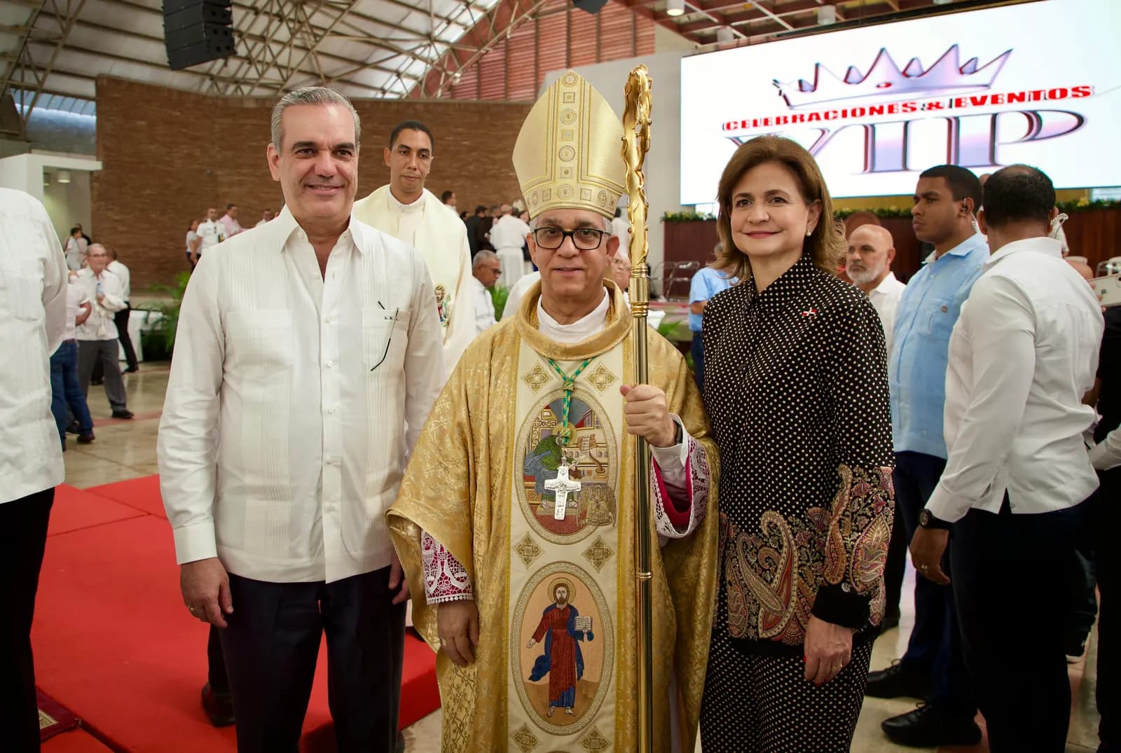 Presidente Abinader asiste a toma de posesión del nuevo Arzobispo de la Arquidiócesis de Santiago, monseñor Héctor Rafael Rodríguez._