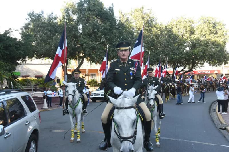 Realizan cabalgata por el natalicio de Duarte