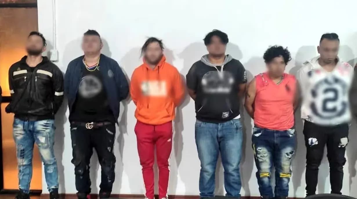 La Policía de Ecuador capturó terroristas y liberó a tres oficiales secuestrados, pero siguen los ataques con explosivos y las cárceles tomadas