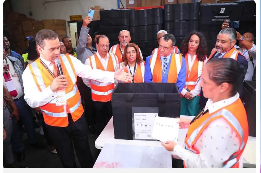JCE inicia elaboración de 16,851 kits electorales para elecciones municipales