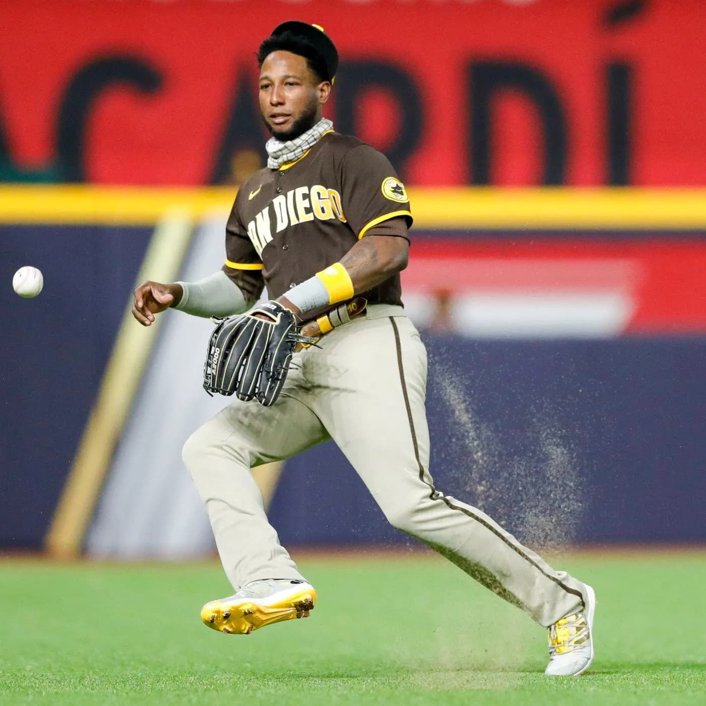 El curazoleño Jurickson Profar defenderá la chaqueta de los Padres en 2024