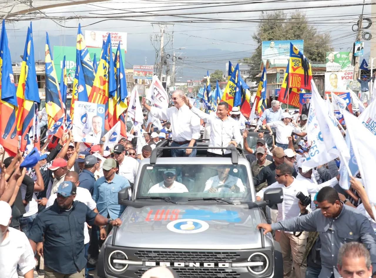 Abinader Encabeza caravana en apoyo a candidatos municipales en Cienfuegos