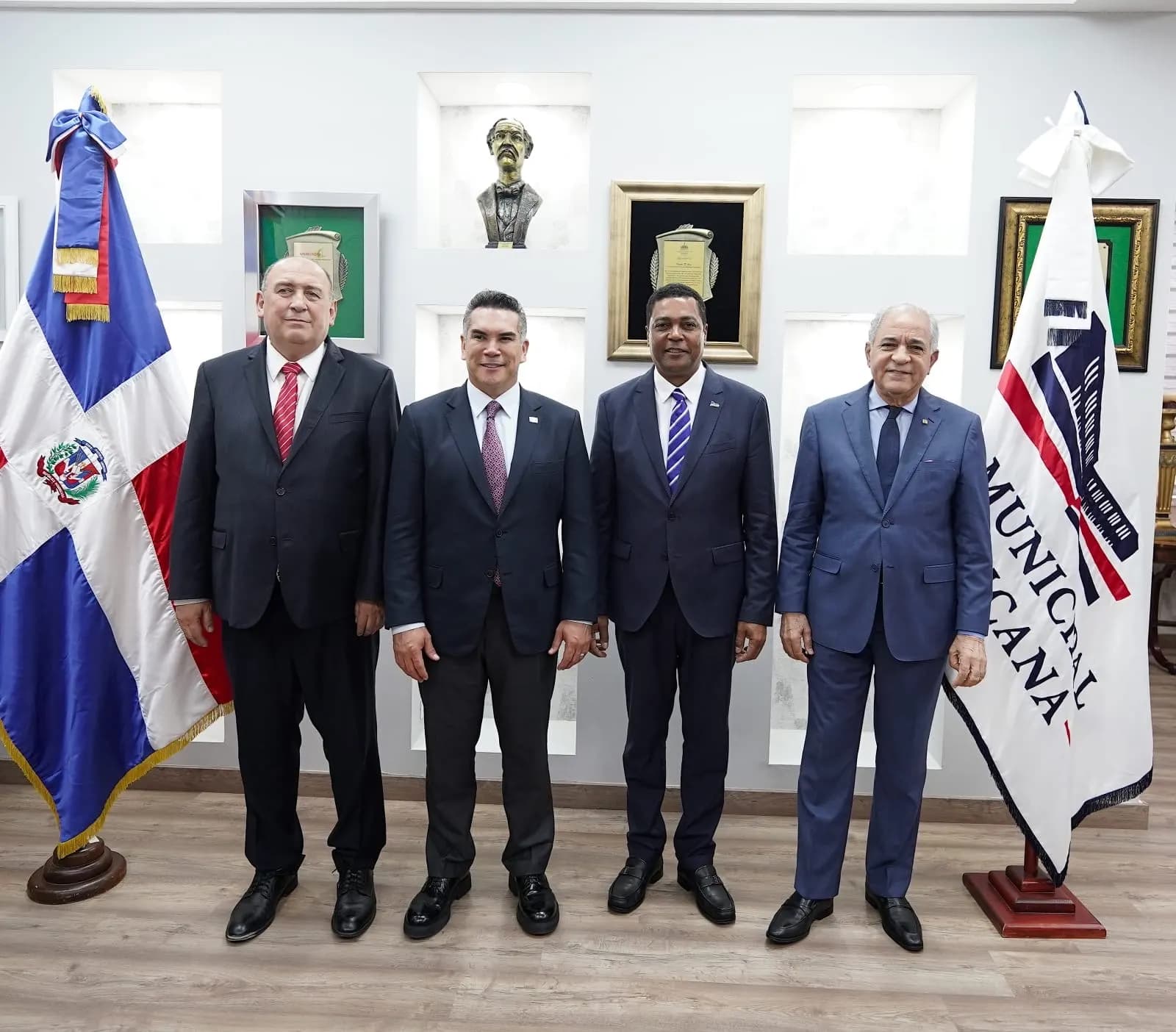 Observadores internacionales visitan Liga Municipal Dominicana