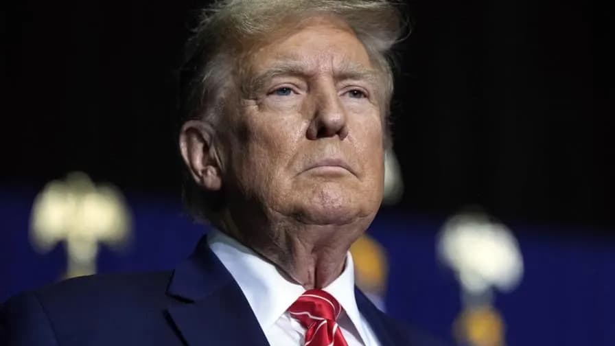 Trump presiona a corte para que lo exima de pagar 454 millones de dólares