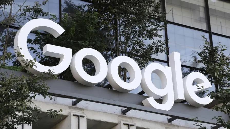 EE.UU. arresta a un ingeniero chino acusado de robar tecnología de IA de Google