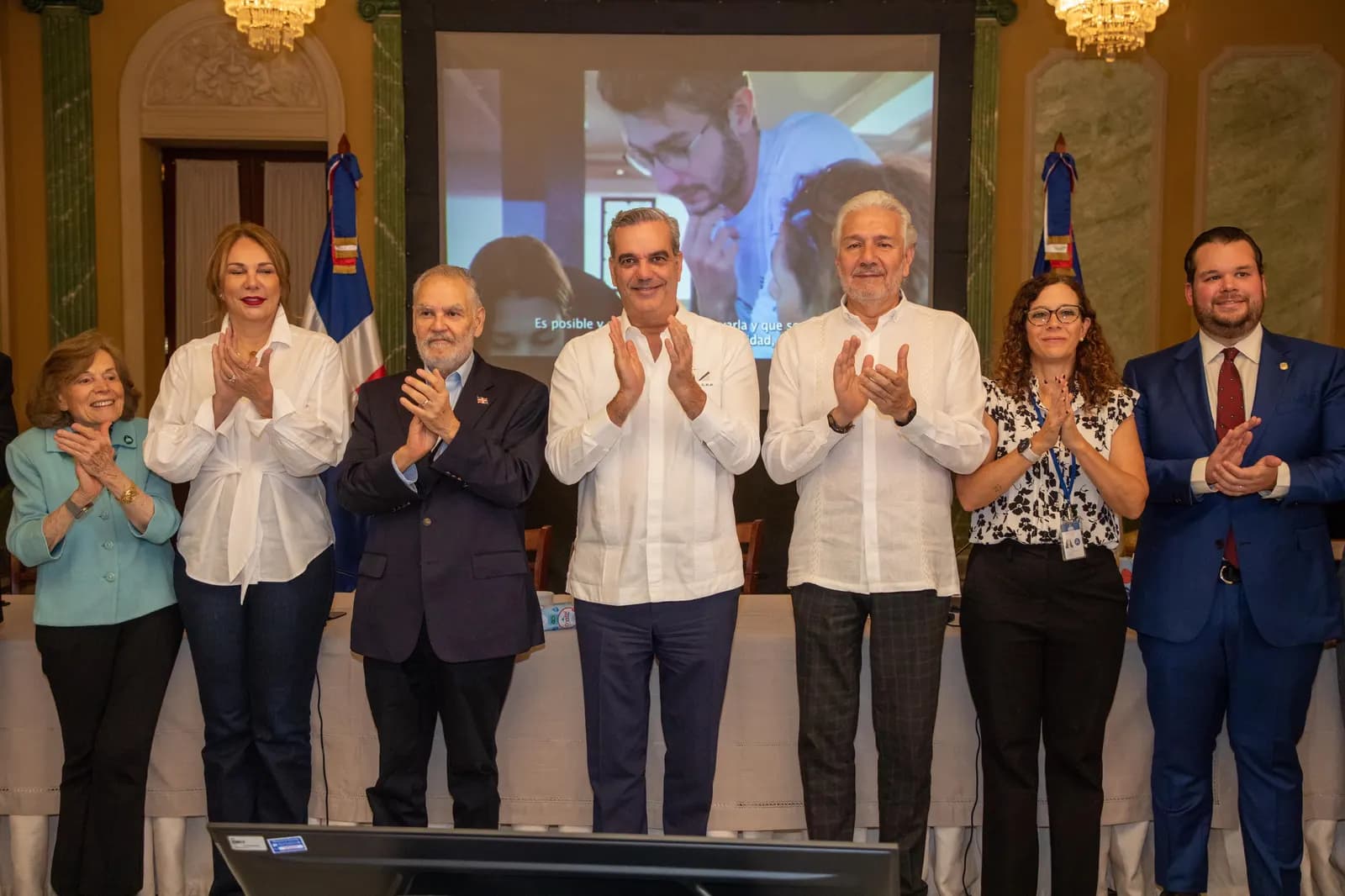Crean santuario marítimo Orlando Jorge Mera y declaran espacios marinos protegidos