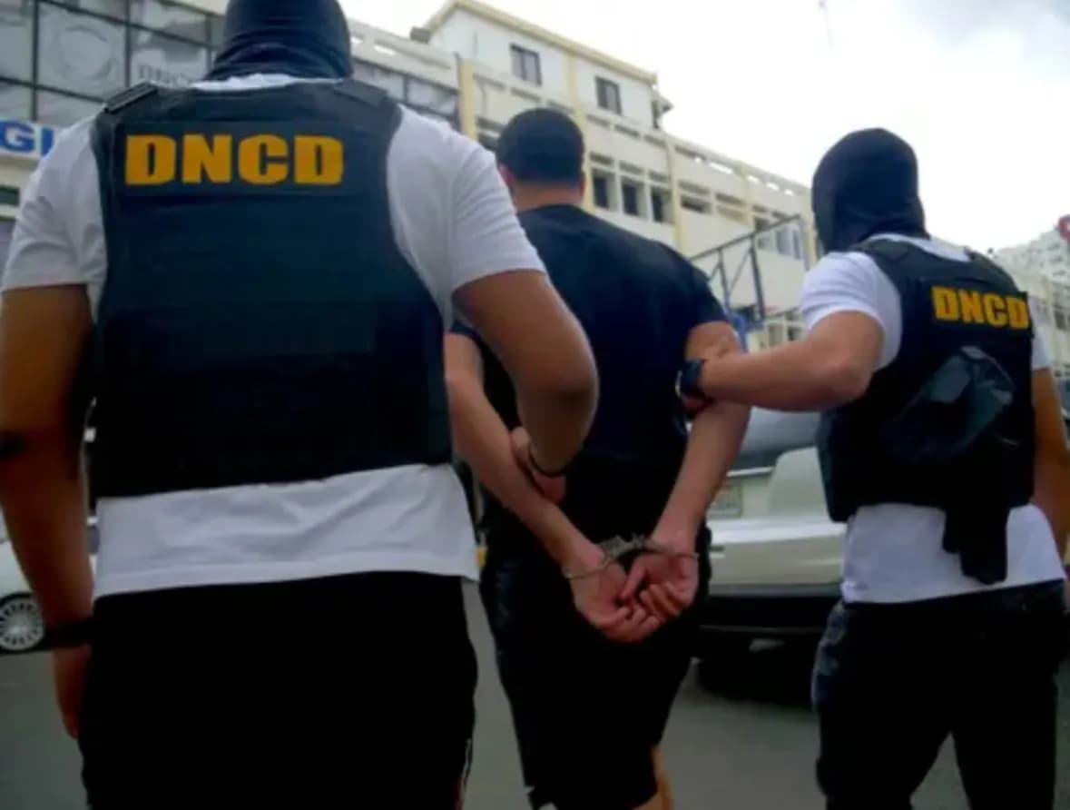 Capturan estadounidense vinculado a decomiso de 17 paquetes de marihuana en el AILA