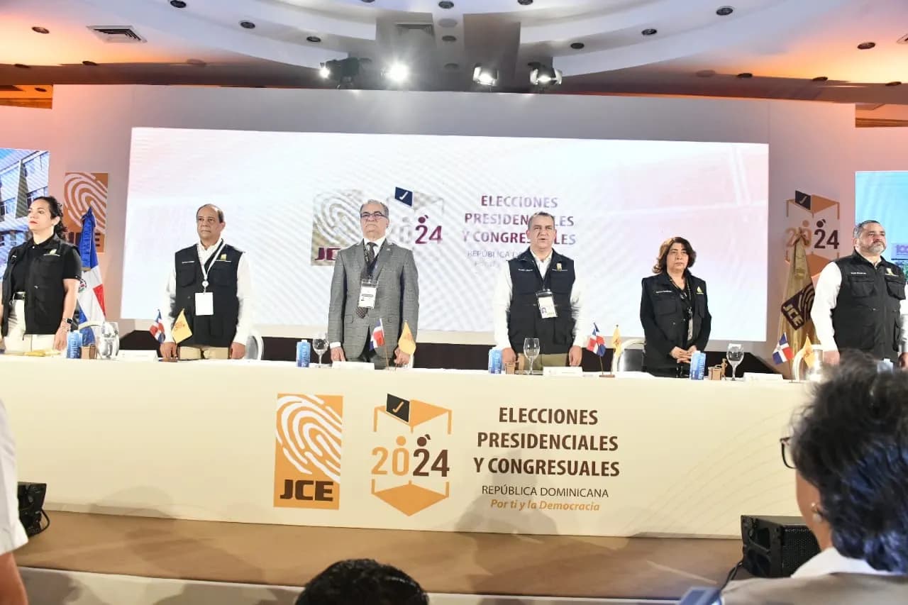 JCE dejó abierto el proceso de votación para las elecciones de presidenciales y congresuales