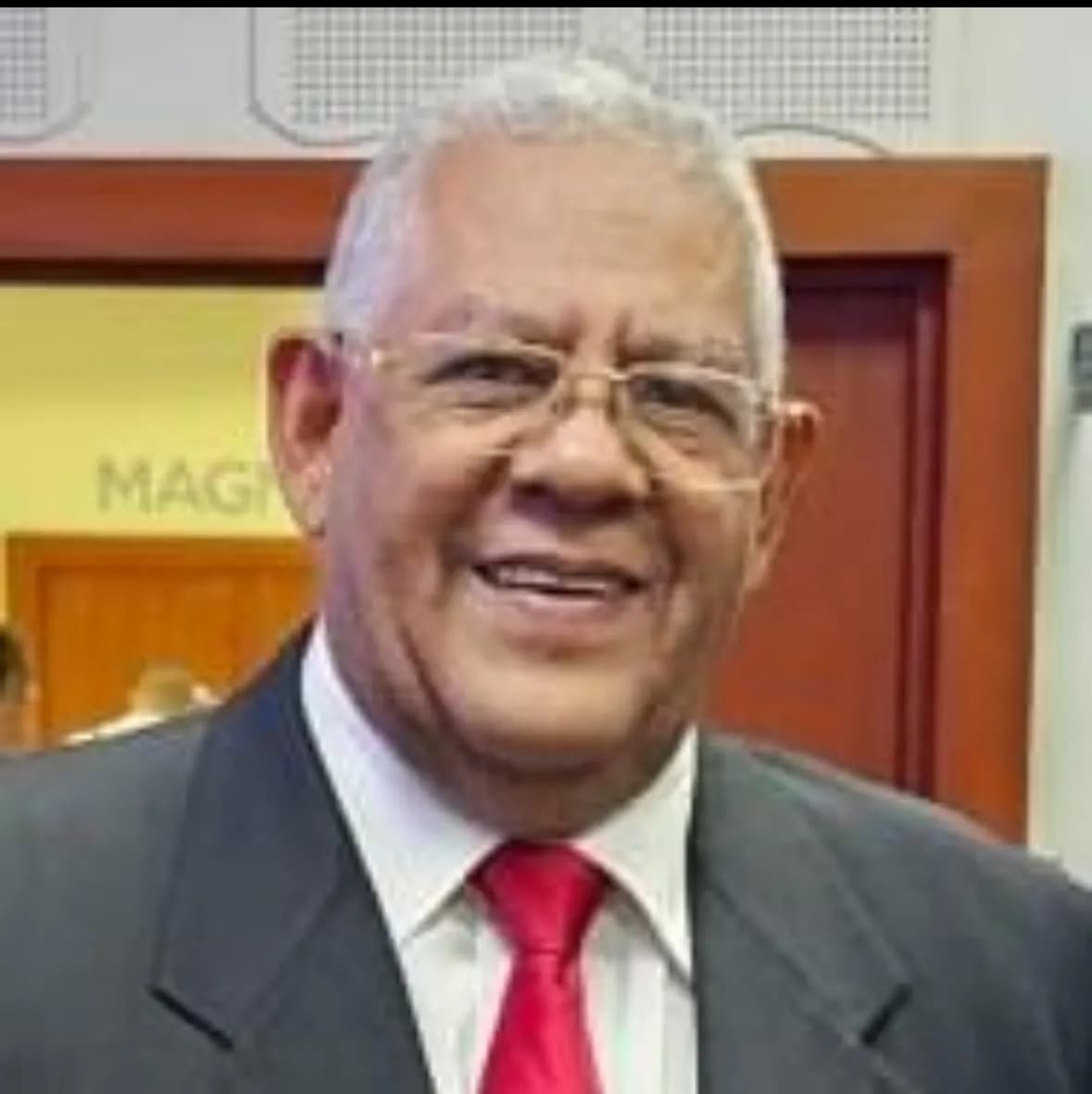 Clasificatorio olímpico de atletismo, dedicado al periodista Pappy Pérez
