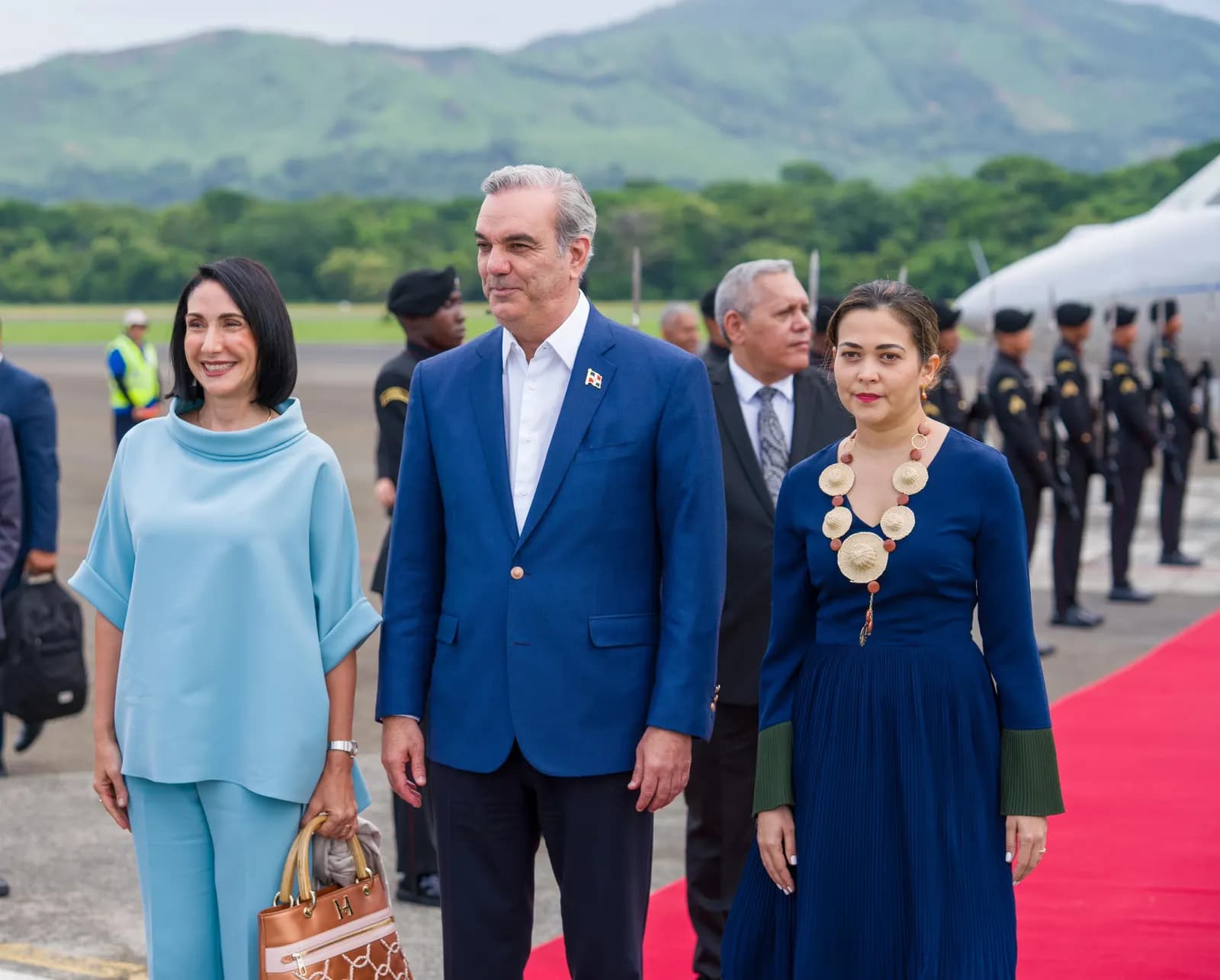 Presidente Abinader arriba a Panamá para la toma de posesión del mandatario electo, José Raúl Mulino*