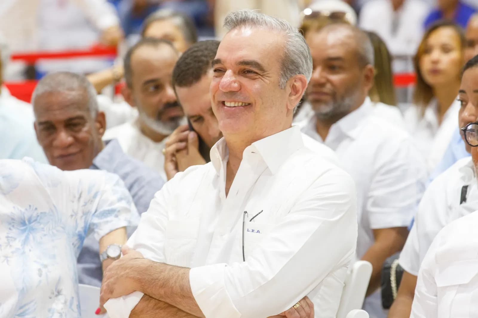 Presidente Abinader añade dos temas para reforma constitucional