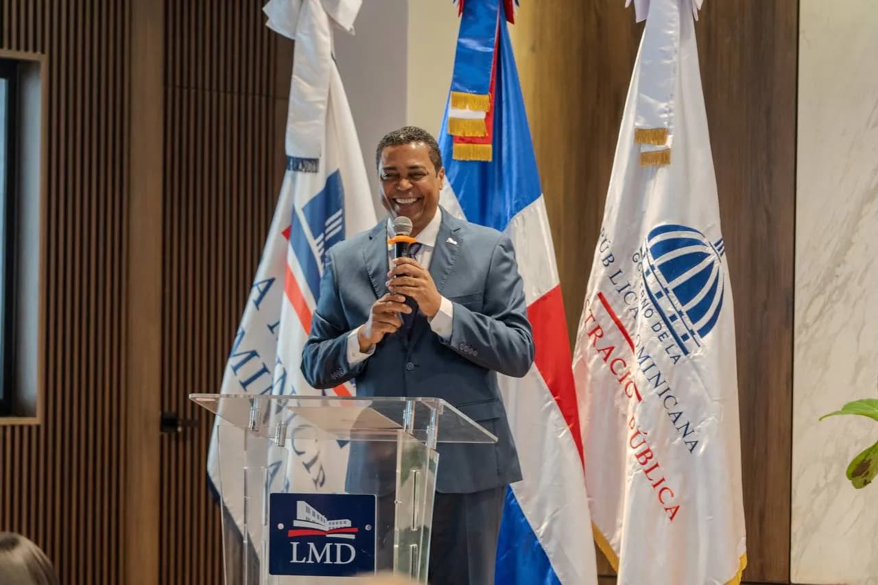 Liga Minicipal Dominicana entrega incentivos a gobiernos locales