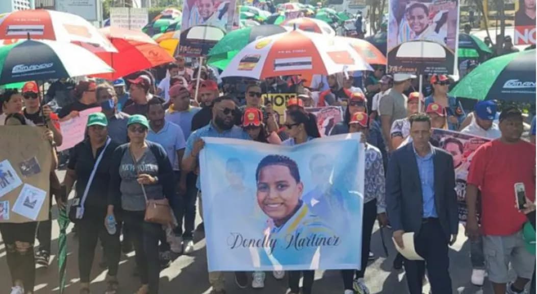 15 años de prisión para agente que causó la muerte del niño Donelly en carnaval de Santiago
