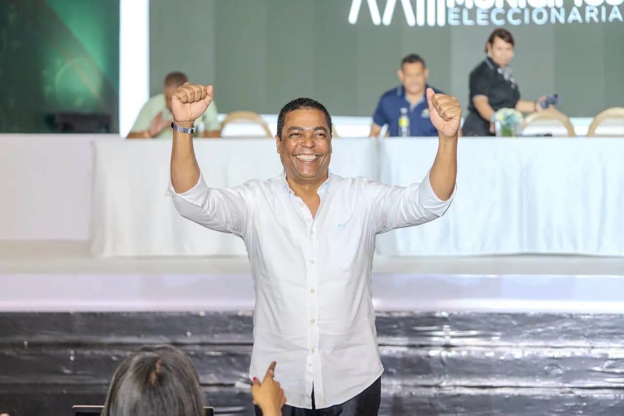 Ratifican a Víctor D´Aza de manera unánime como secretario general de la Liga Municipal Dominicana