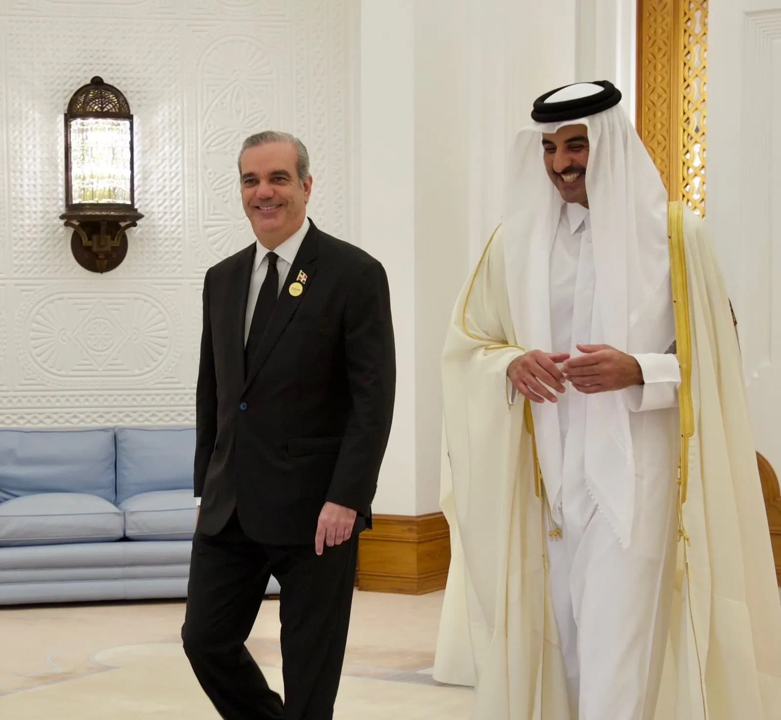 Presidente Abinader se reúne con Emir de Qatar