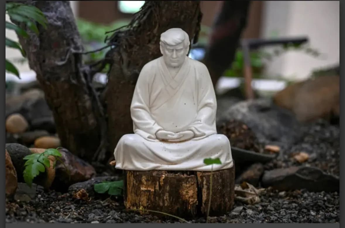 Estatuas de Donald Trump con la pose de Buda triunfan en China