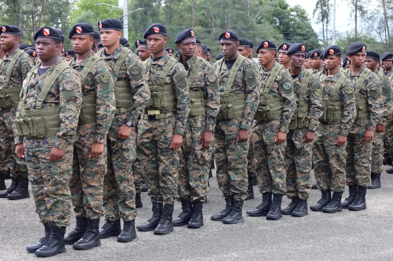 Ejército Dominicano despliega otros 800 soldados en la frontera para reforzar la seguridad nacional