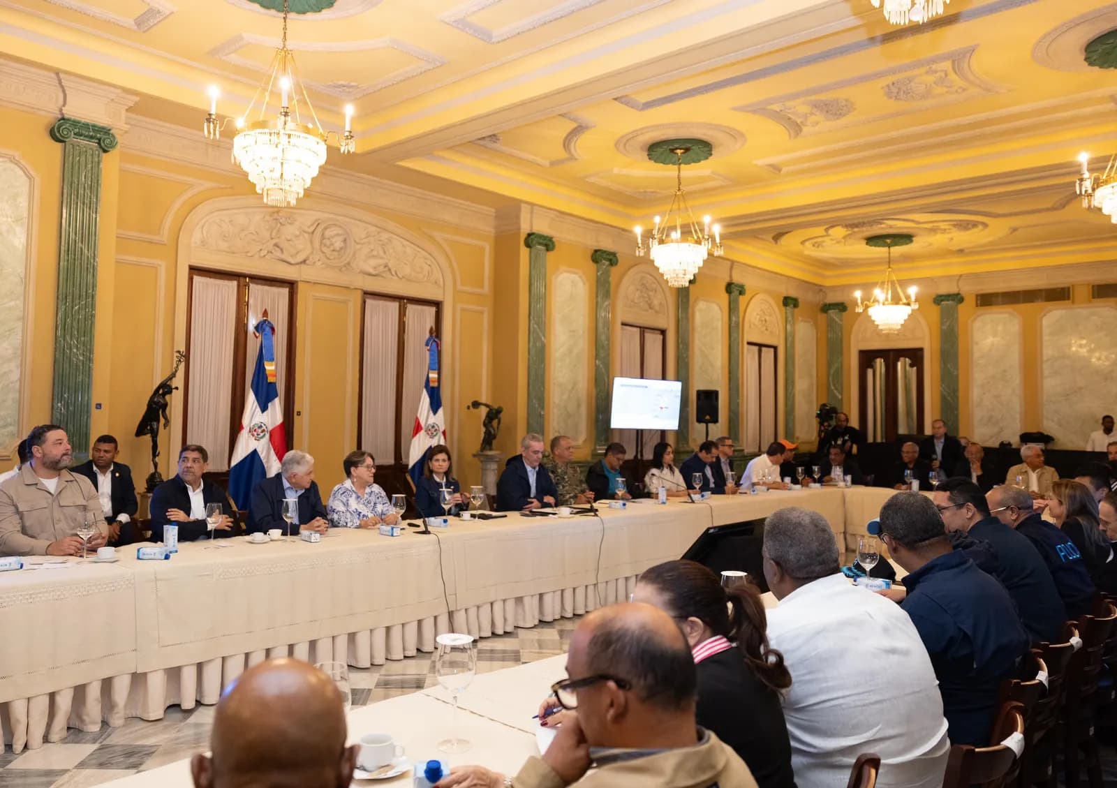Presidente Abinader levanta medidas por huracán Melissa, excepto en Barahona, Pedernales, Bahoruco e Independencia; llama a la población al retorno de labores