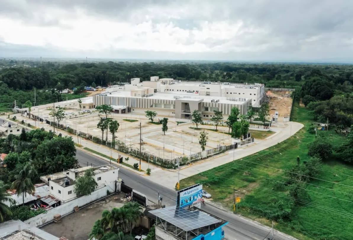 Inauguran Hospital Regional Universitario Dr. Ángel María Gaton en el Nordeste