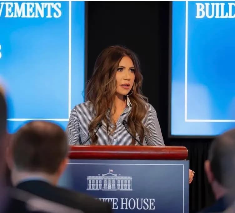 Kristi Noem visita República Dominicana en misión de seguridad regional no anunciada