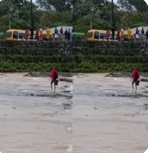 Río desbordado arrastra varios vehículos en Ocoa; hay 17 provincias bajo alerta por lluvias