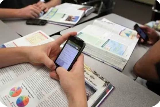 Se regula uso de celulares en escuelas