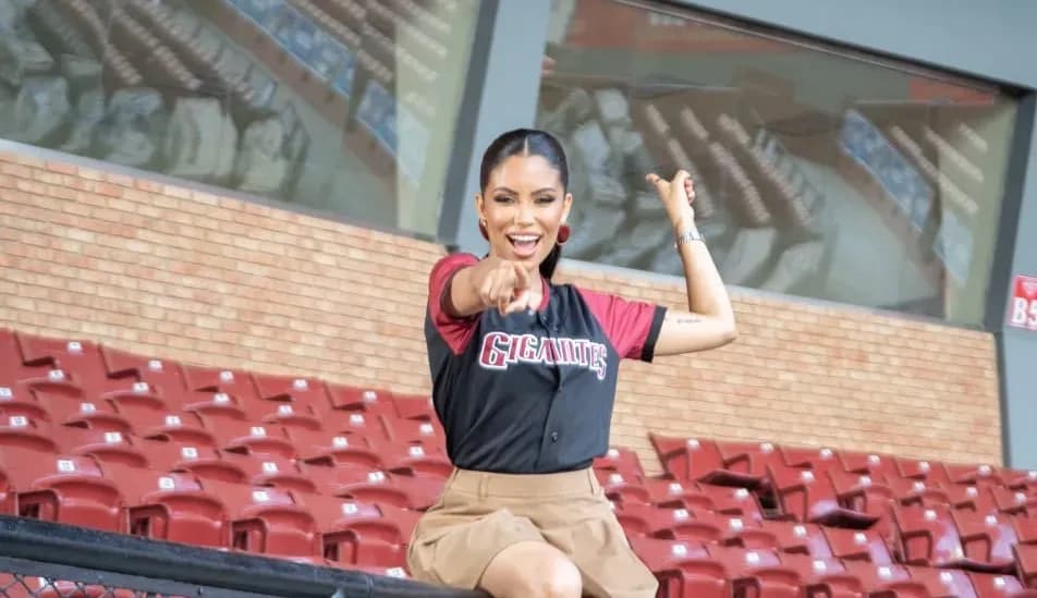 Melissa Santos seleccionada como Animadora Oficial  Gigantes del Cibao en temporada baseball invernal