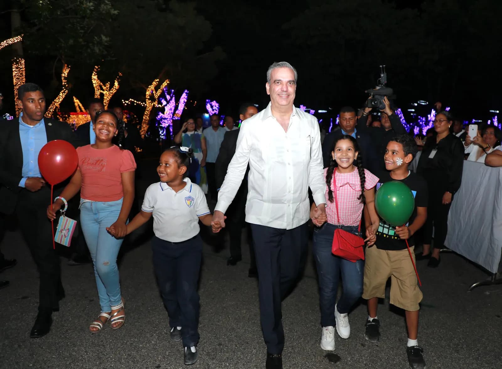 *Presidente Abinader inaugura Villa Navidad 2023 y recuerda es un espacio para el disfrute y unificación familiar*