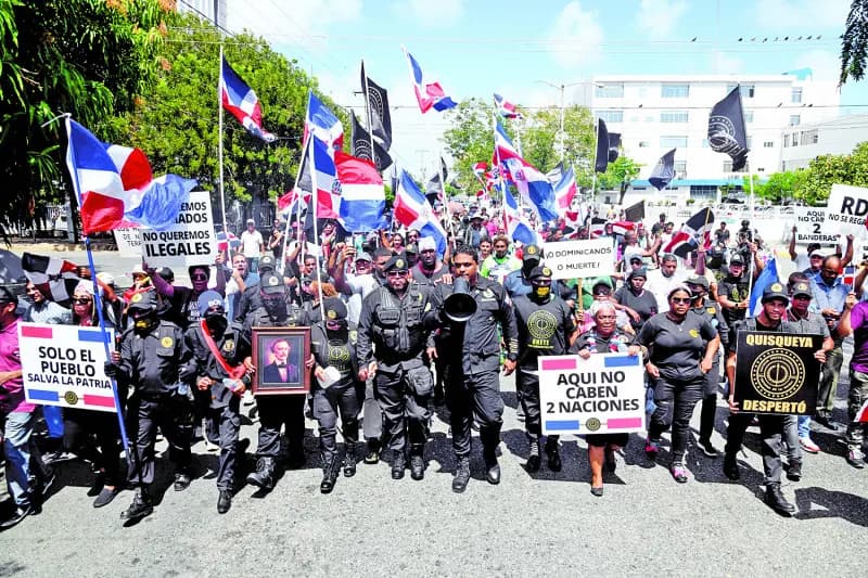 Marchan contra campos de refugiados en República Dominicana