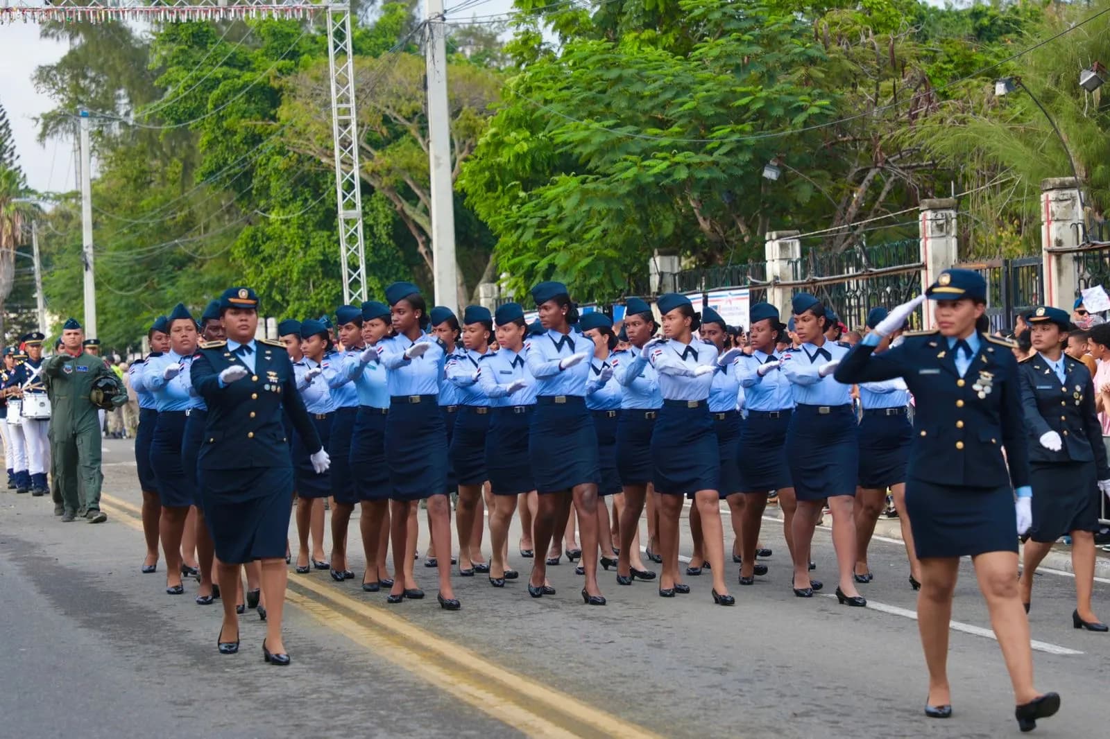 Presidente Abinader encabeza desfile en conmemoración del 180 aniversario de la batalla del 30 de marzo