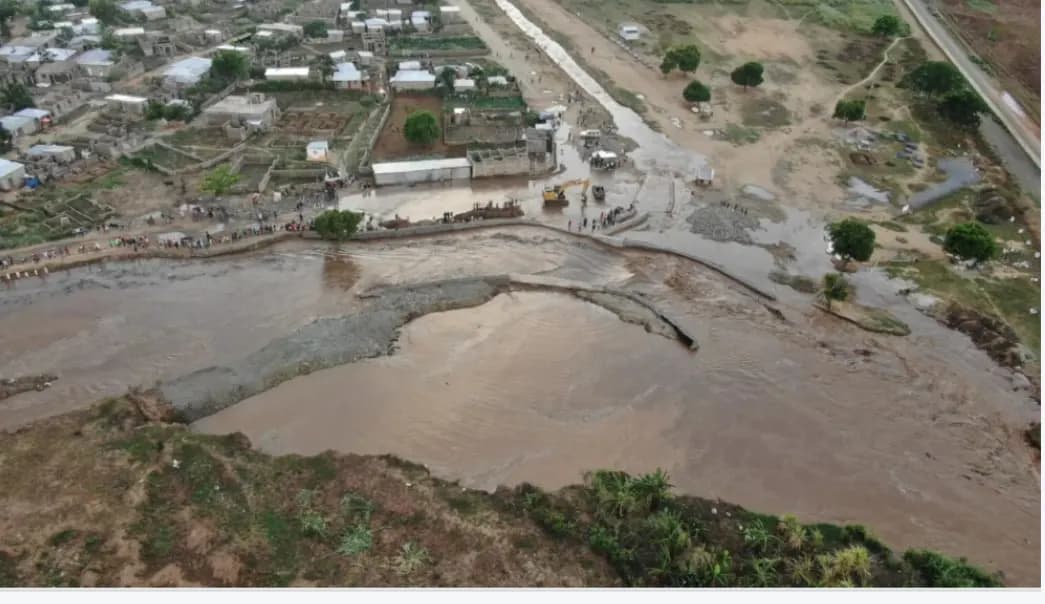 Desbordamiento del río Masacre provocó daños al canal haitiano e impide paso productores de La Vigía