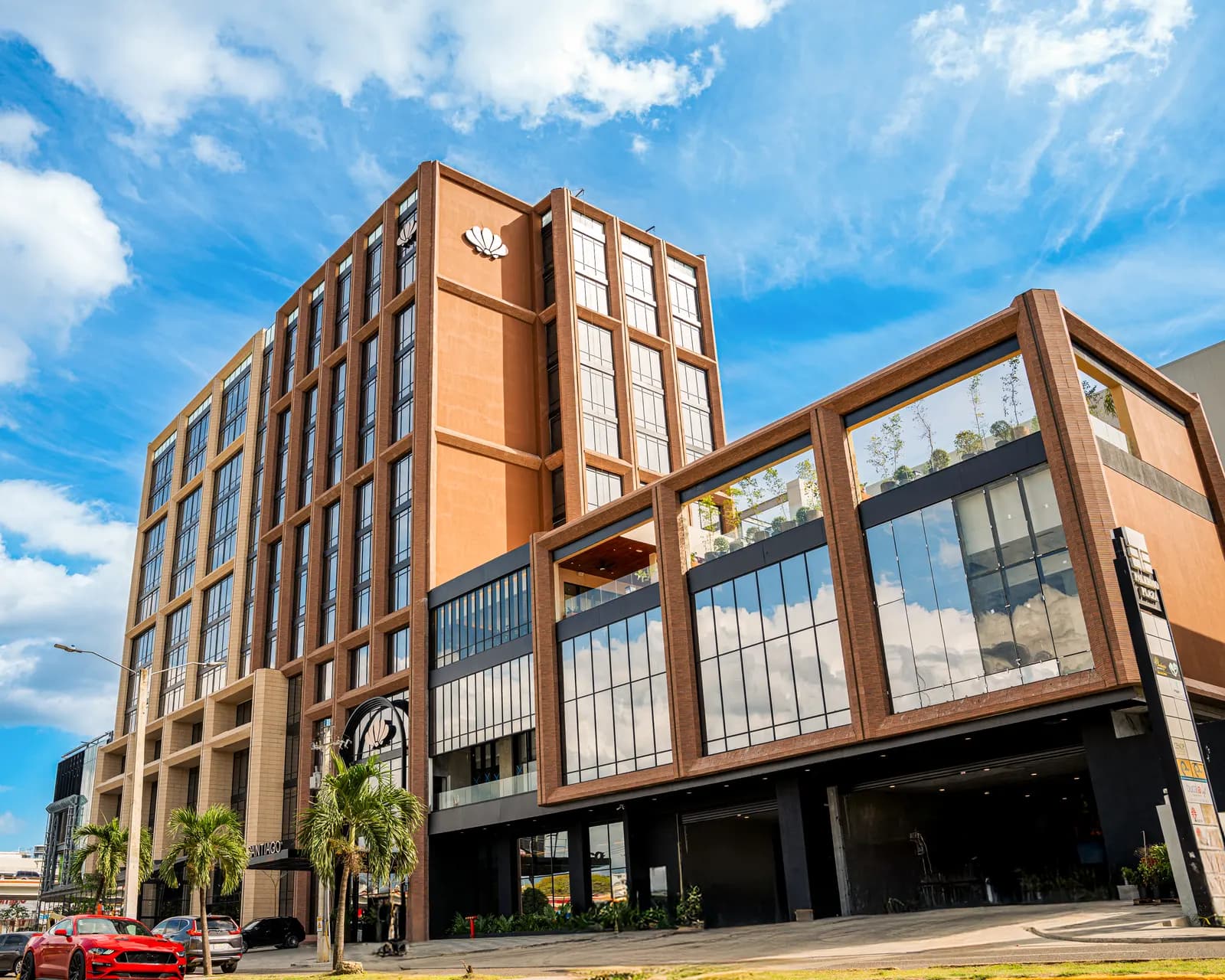 Inauguración nuevos hoteles impulsa turismo en Santiago de los Caballeros